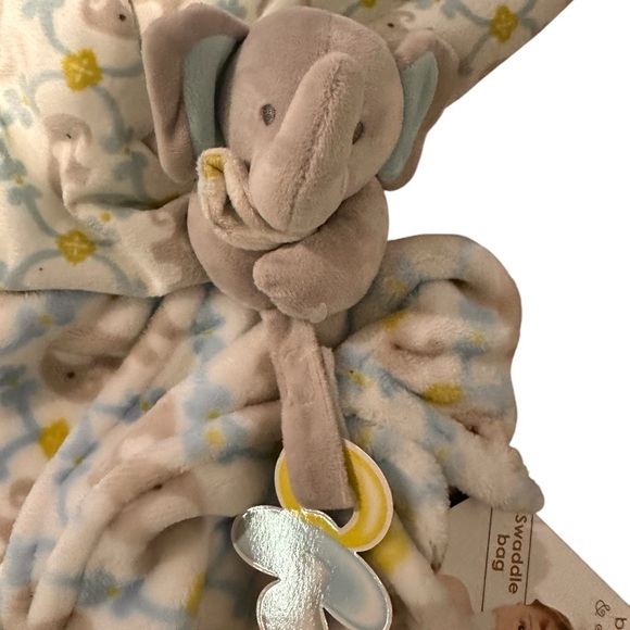 Blankets & Beyond Baby Elephant Swaddle Bag & Cloth, Hook & Loop Close, 0-3 Mo. - Picture 4 of 7